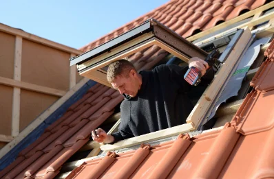 Pose de fenêtres de toit Velux à Saint-Michel-de-Rieufret